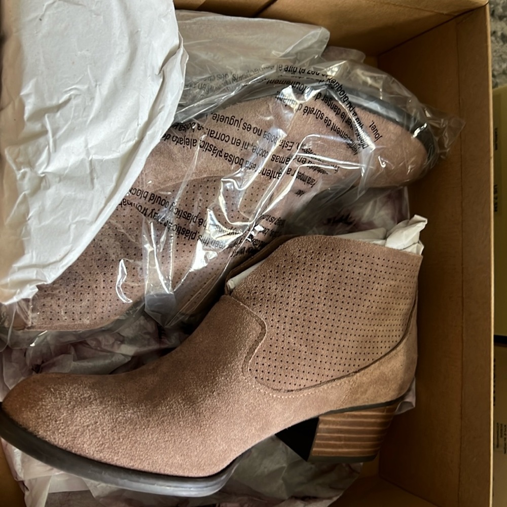 Jessica Simpson Suede ankle booties